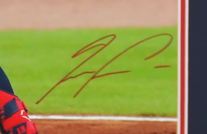Роналд Акуна rуниор автограмирана/потпишана врамена 16x20 Бејзбол фотографија - Бела Jerseyерси топка за капење